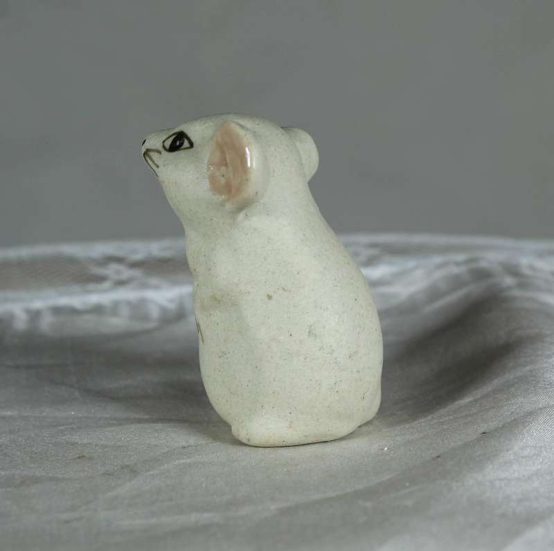 Small ceramic mouse