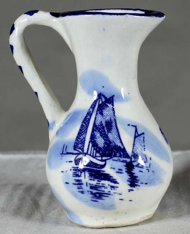 Small blue and white Dutch jug