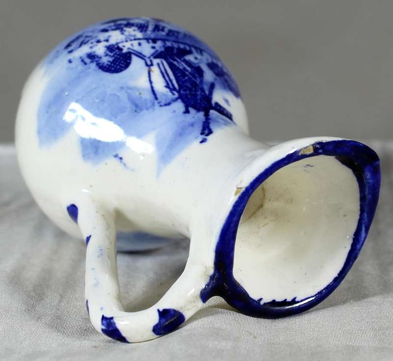 Small blue and white Dutch jug