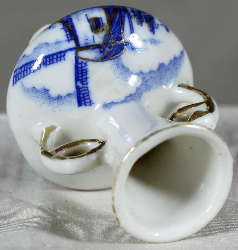 Small blue and white Dutch 2 handled vase