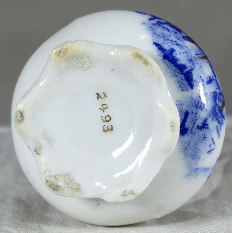 Small blue and white Dutch 2 handled vase