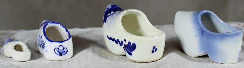Set of four graduated Dutch shoes