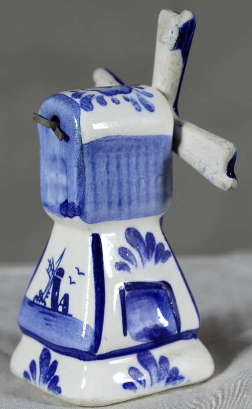 Small Dutch blue & white windmill