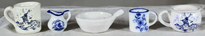 Set of five miniature blue & white cups, mugs & pan
