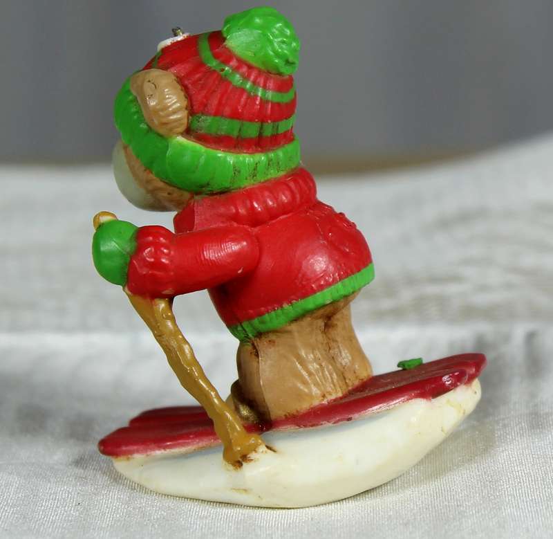 Miniature bear skiing