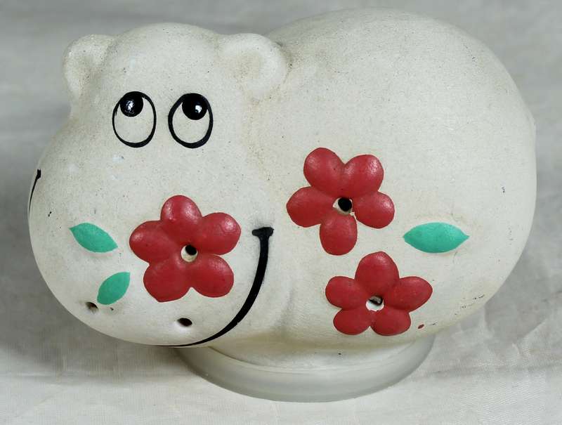 Pomander (Coty) - Smiling hippo