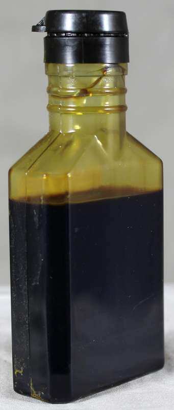 Mini medicine bottle - Lennon Lewensessence