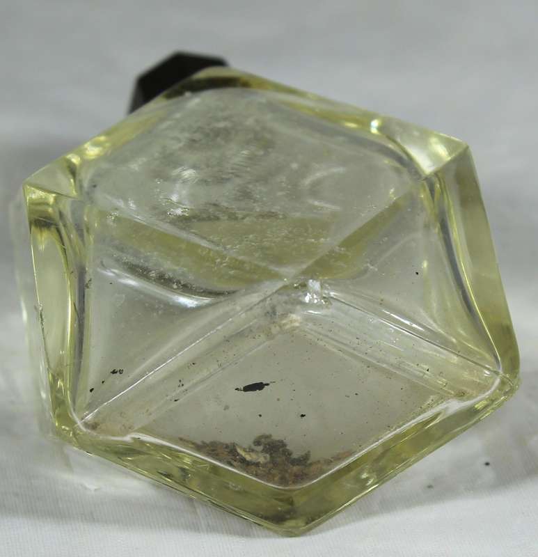 Perfume bottle