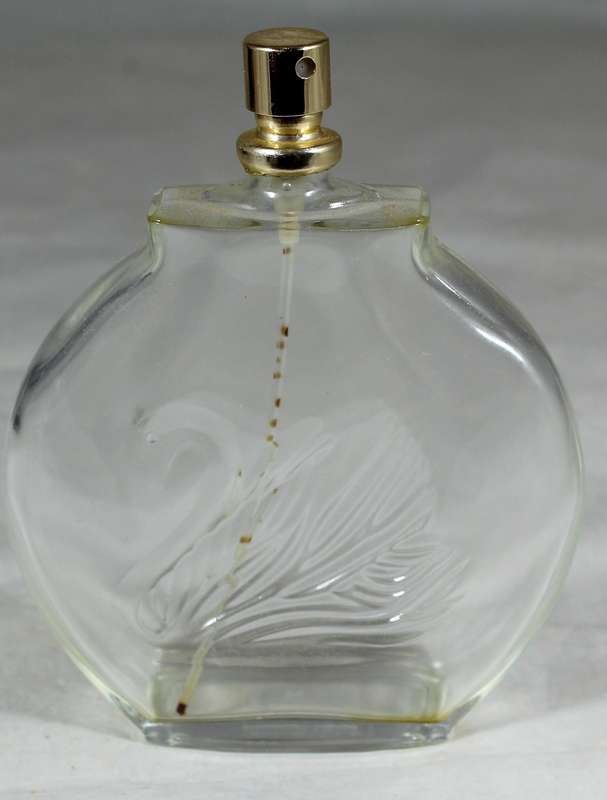 Perfume bottle - Gloria Vanderbilt