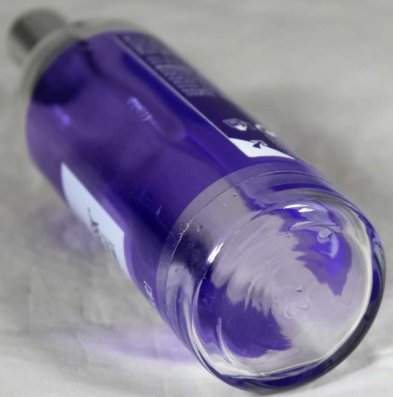 Perfume bottle - The Body Shop - white musk