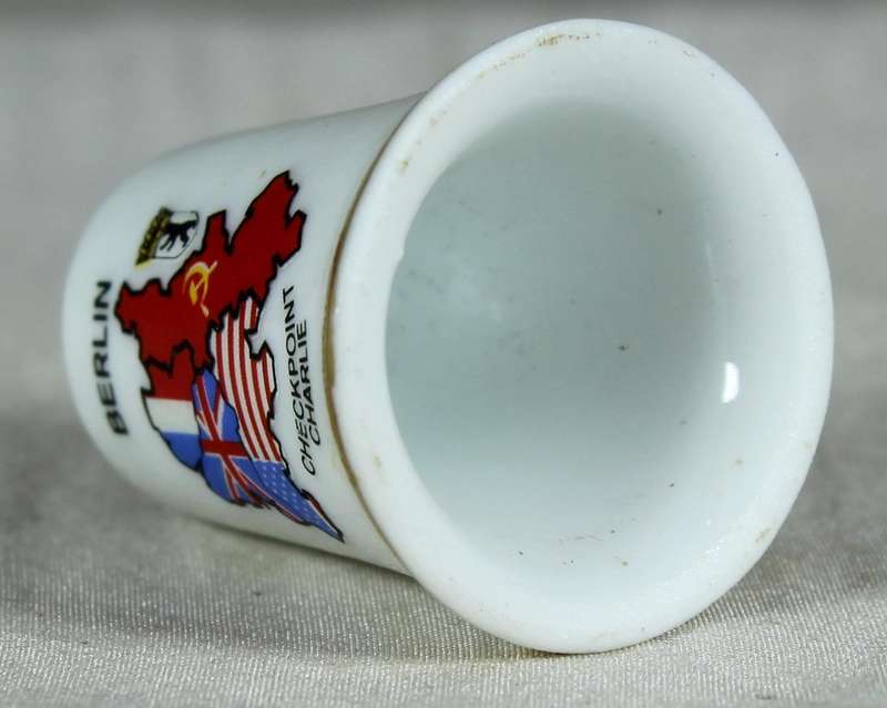 Bone China thimble - Berlin - Checkpoint Charlie