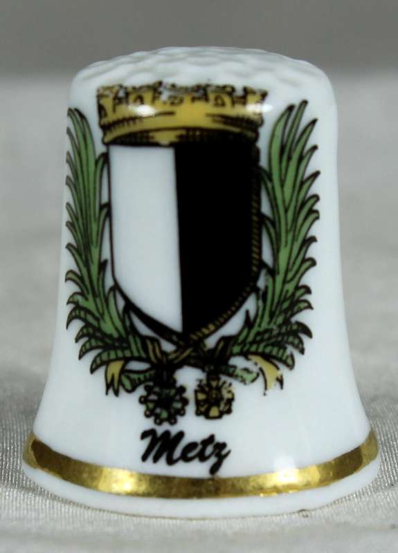 Bone China thimble - Metz