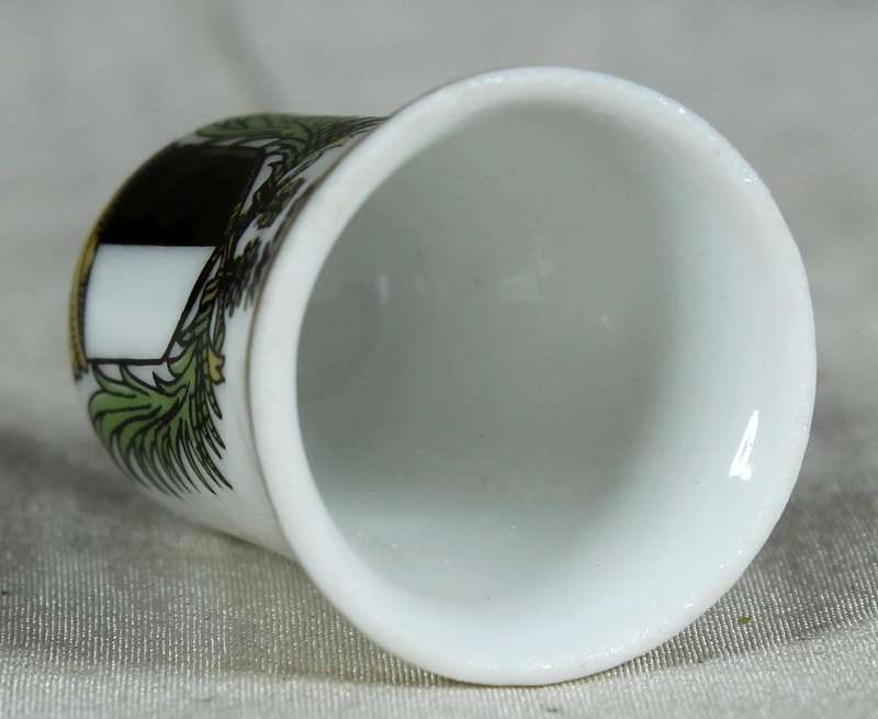 Bone China thimble - Metz