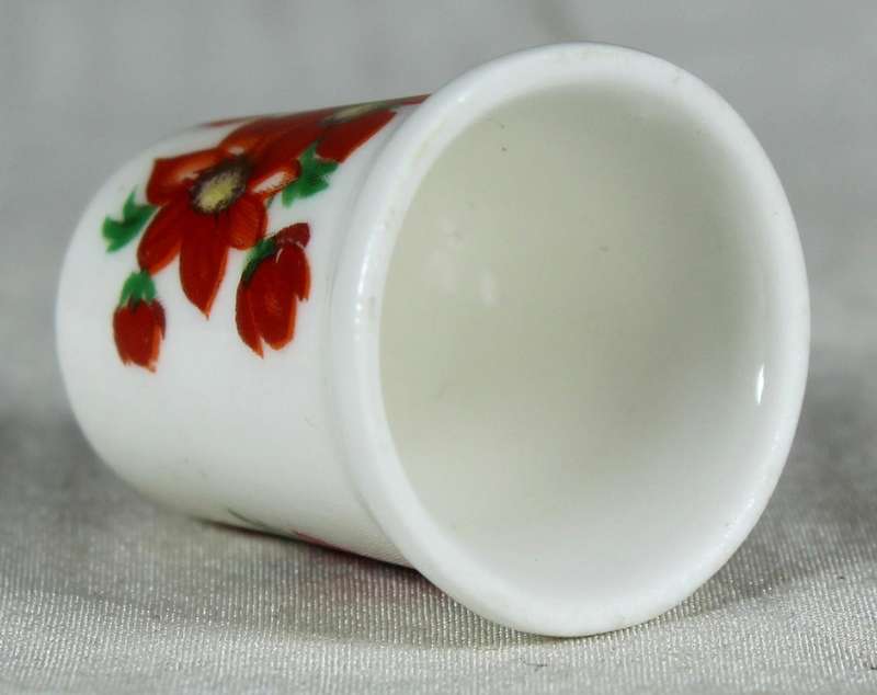 Bone China thimble - Red Flowers