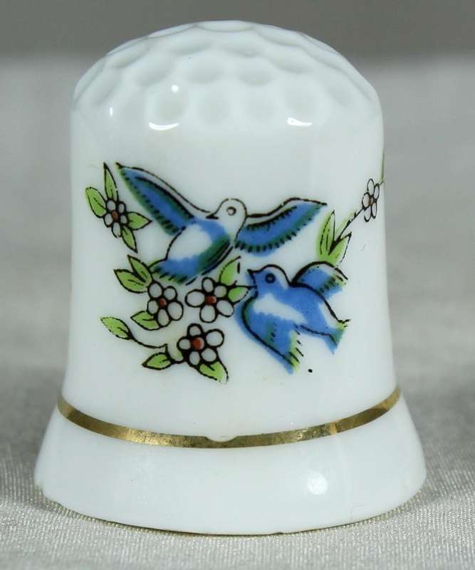 Bone China thimble - Doves and flowers