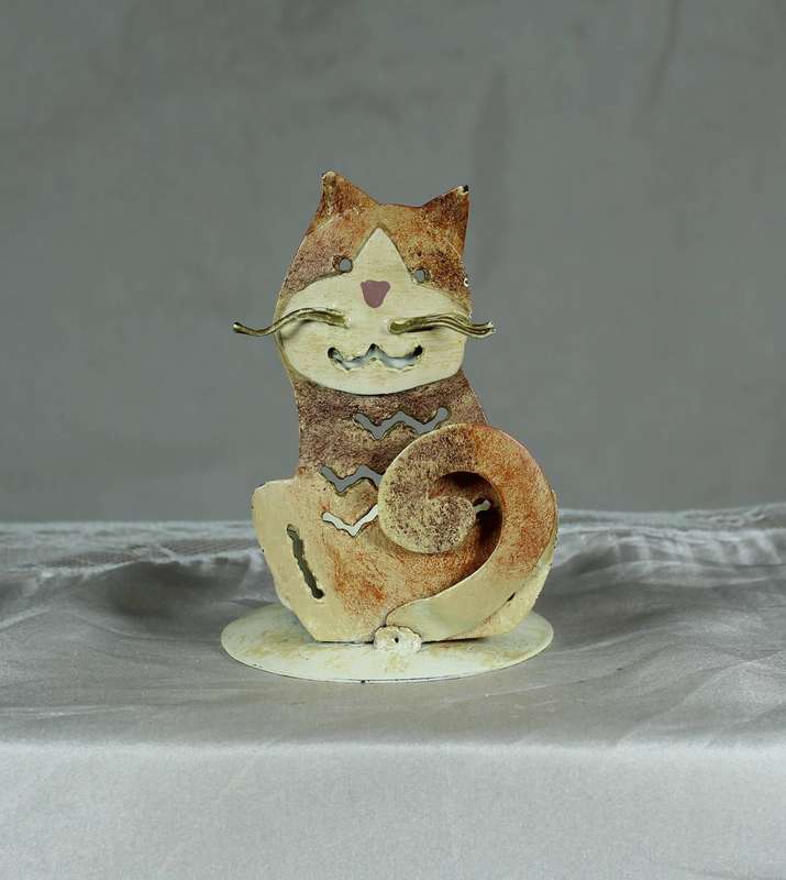 Metal cat candle holder