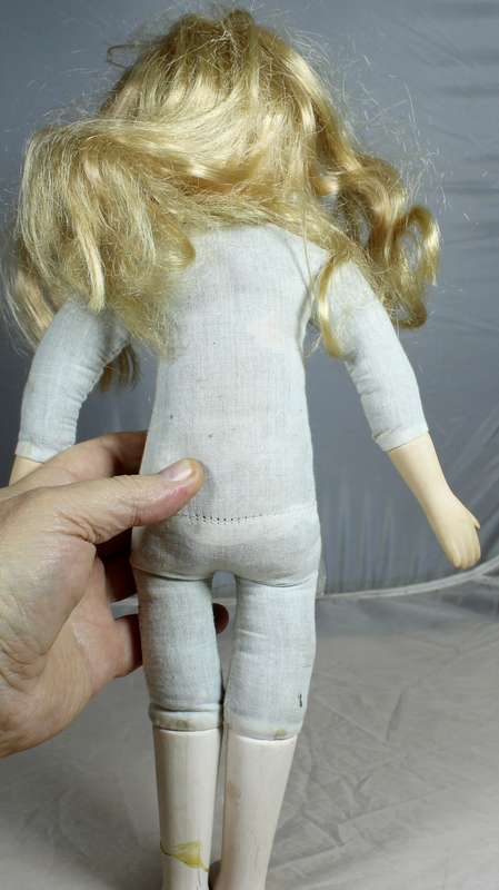 Porcelain doll - No clothes