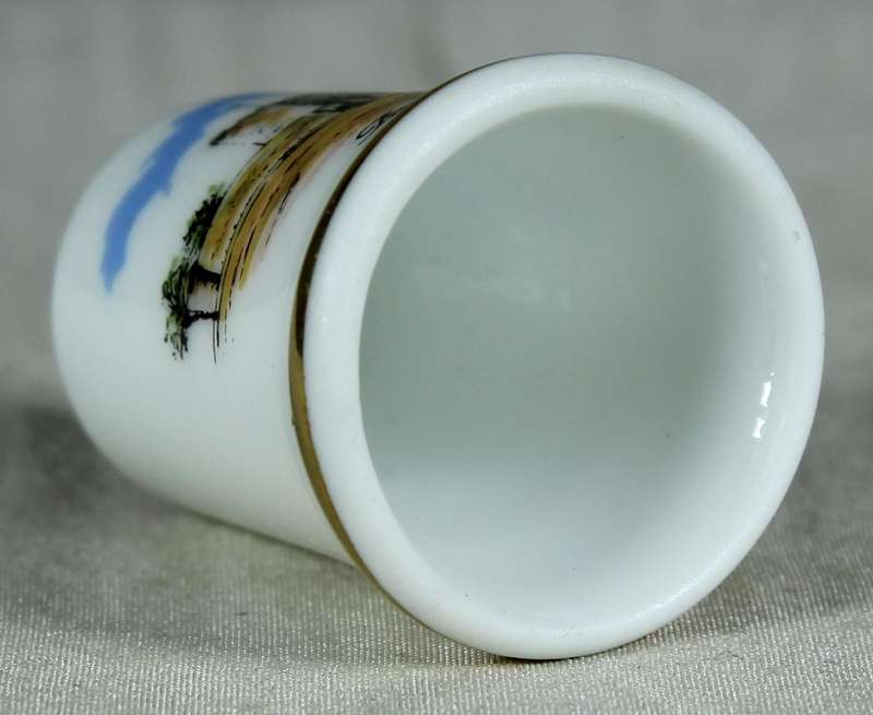 Bone China thimble - Touras