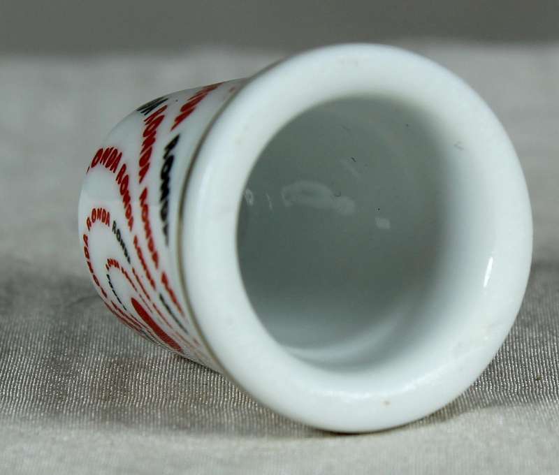 Bone China thimble - Ronda