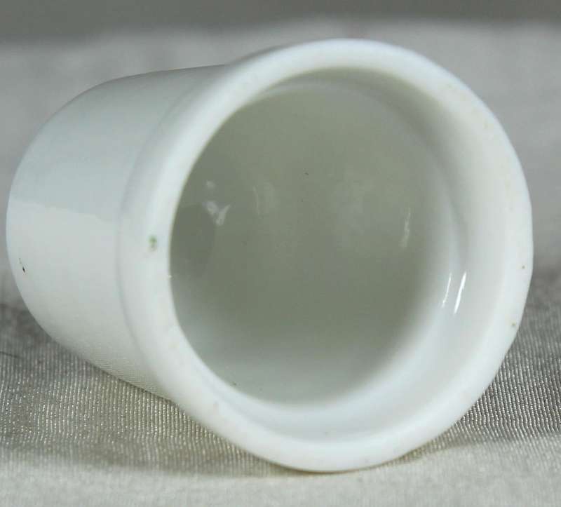 Bone China thimble - bird on yellow flowers