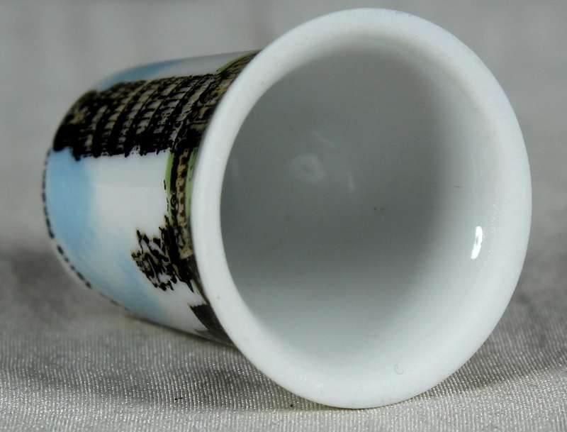 Bone China thimble - Pisa tower