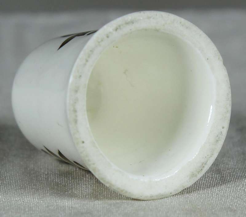 Bone China thimble - sunflower