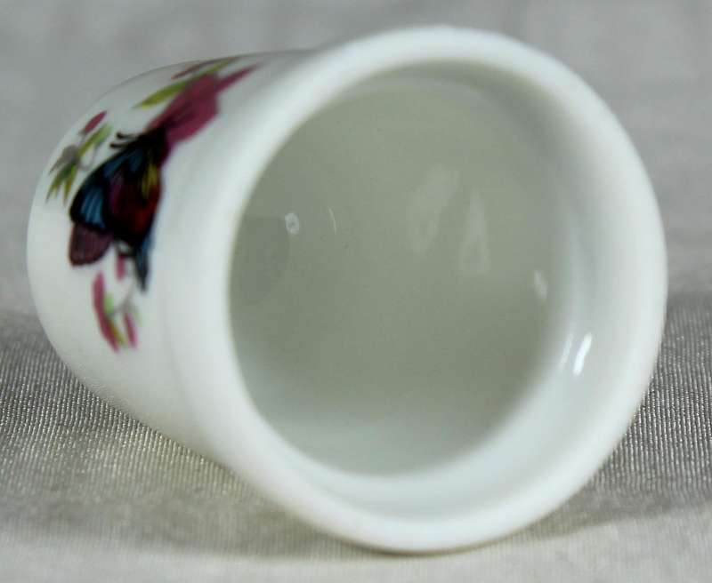 Bone China thimble - butterfly on purple leaf