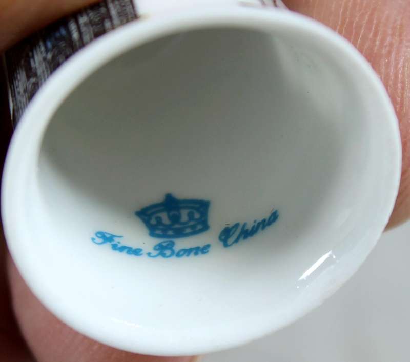 Bone China thimble - Brussel