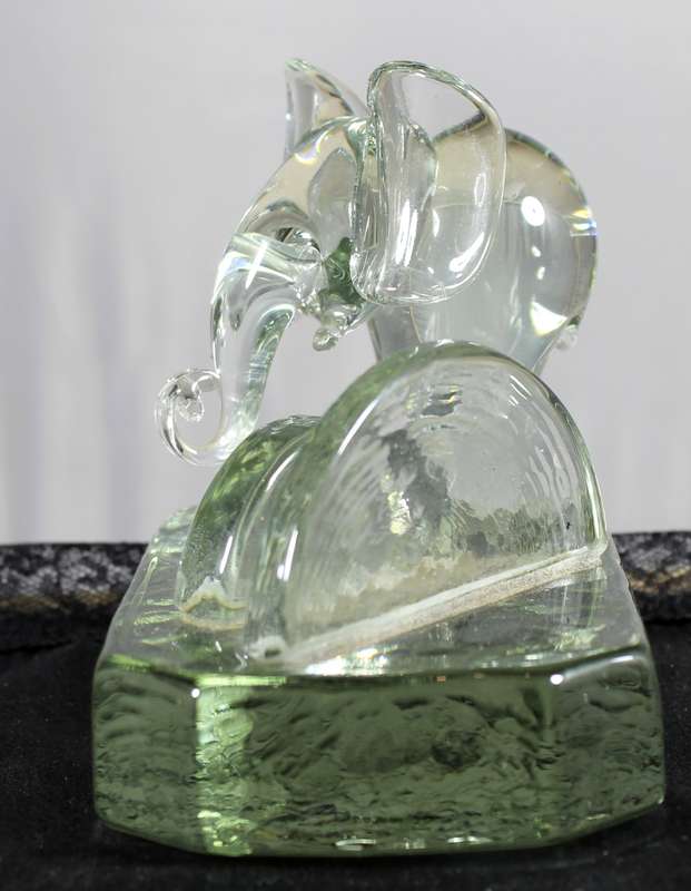 Glass elephant paper weight