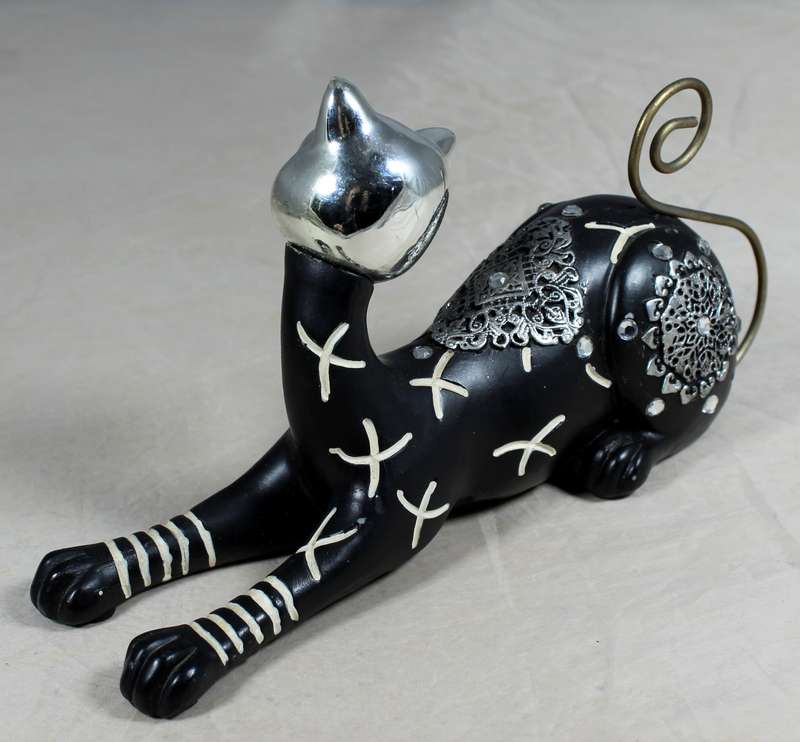 Embezzled cat jewelry stand