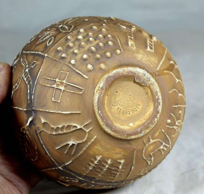 Glazed pottery bowl