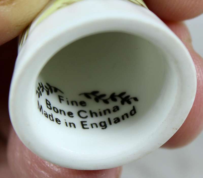 Bone China thimble - Toad