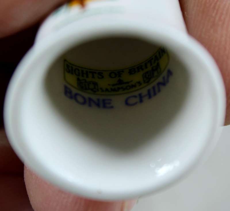 Bone China thimble - Paignton zoo - Sights of Britain