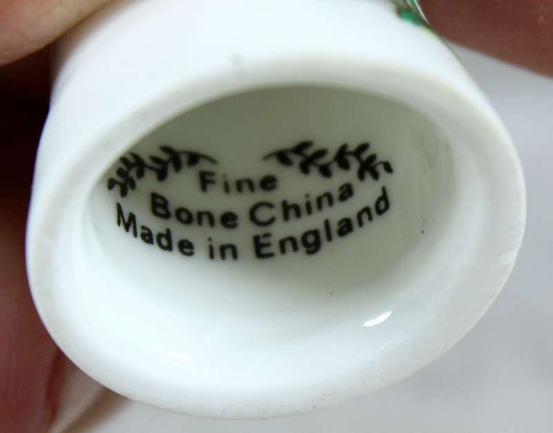 Bone China thimble - Red flowers