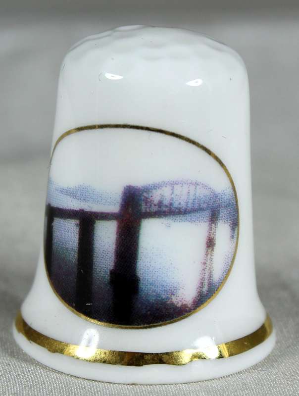 Bone China thimble - Royal Albert Bridge
