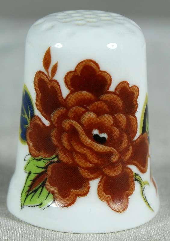Bone China thimble - Maroon flower - Fenton