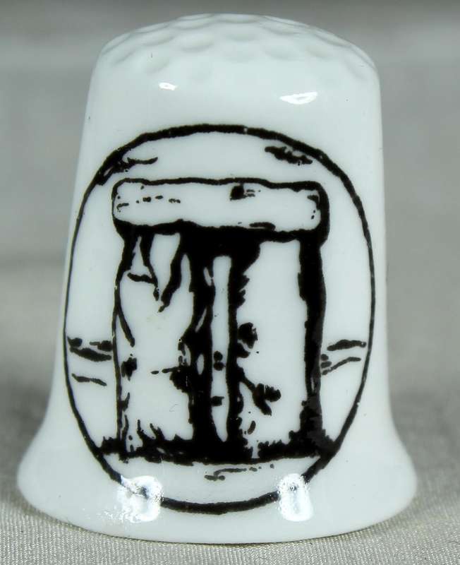 Bone China thimble - Stonehenge - MG China