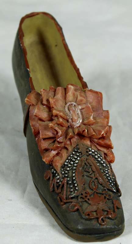 Small molded shoe - brown with orange frills