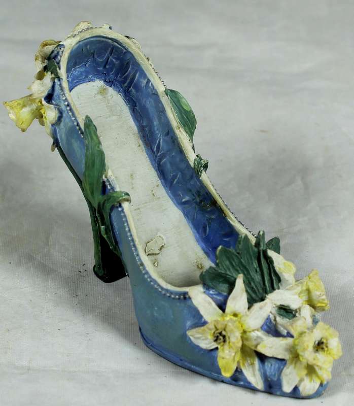 Small molded shoe - blue with flowers
