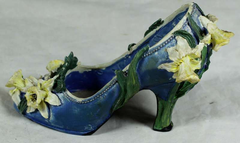 Small molded shoe - blue with flowers