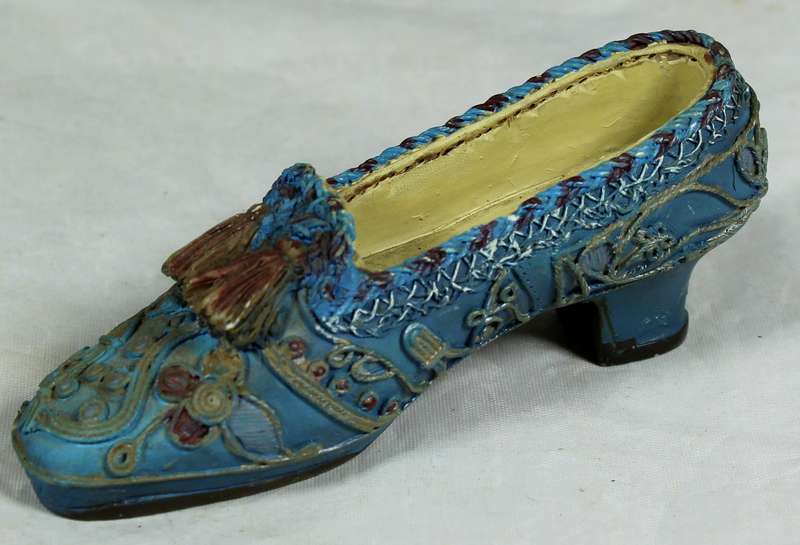 Small molded shoe - blue with tassels
