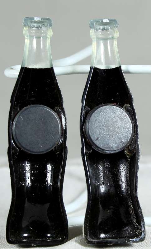 Coca-Cola fridge magnet - pair of bottles