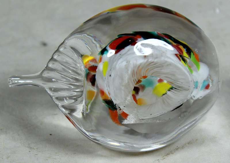 Small glass swan with multicolor inner