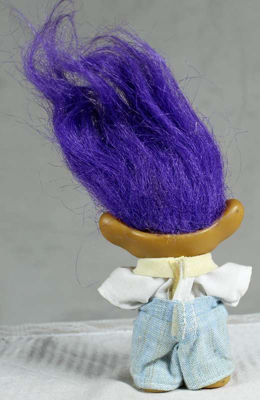 Small Arlencoe troll - Smartly dressed with tie