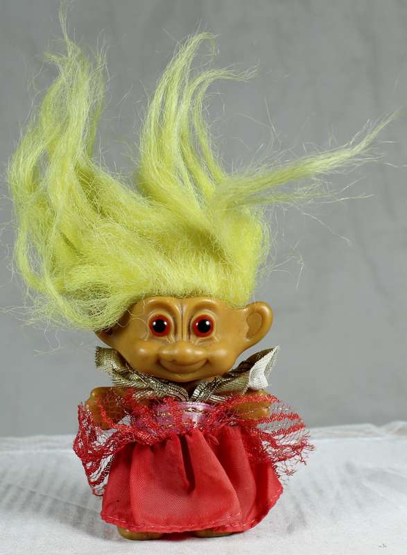 Small Arlencoe troll - with party dress