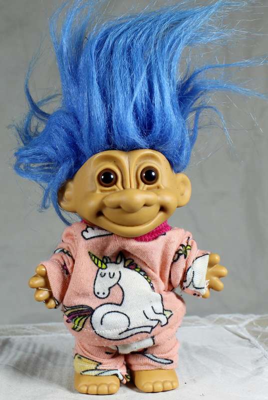 Russ troll - in unicorn pyjamas