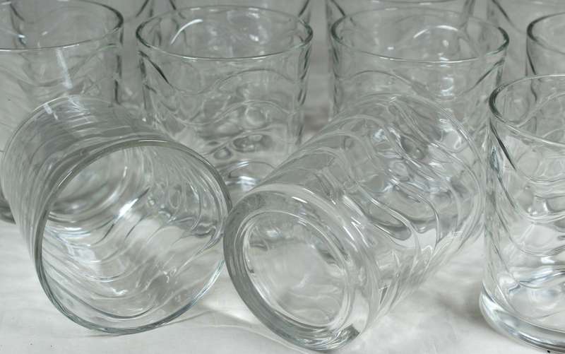 Set of 11 glasses with wave pattern
