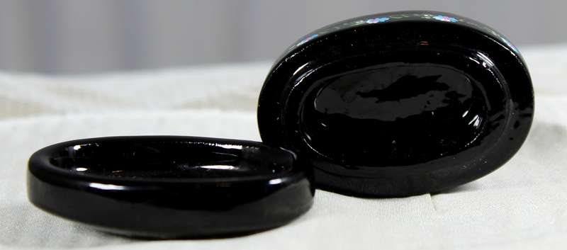 Oval pill box