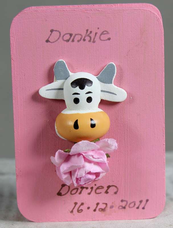 Cow pink paper clip