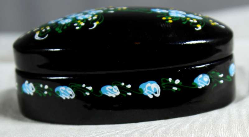 Molded oval pill box